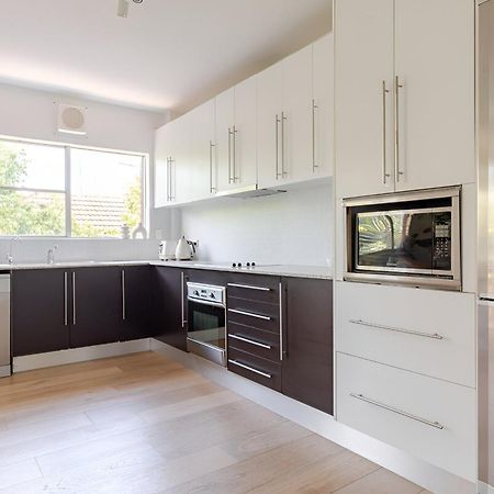 Stylish And Spacious Beach Apartment Sydney Bagian luar foto